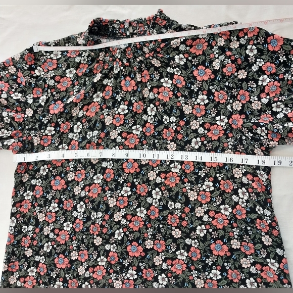 Knox Rose black floral short sleeve high neck Blouse Size Small - Picture 12 of 16